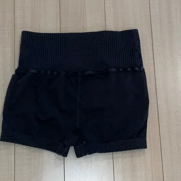 🖤 NWOT FREE PEOPLE GOOD KARMA RUNNING  SHORTS