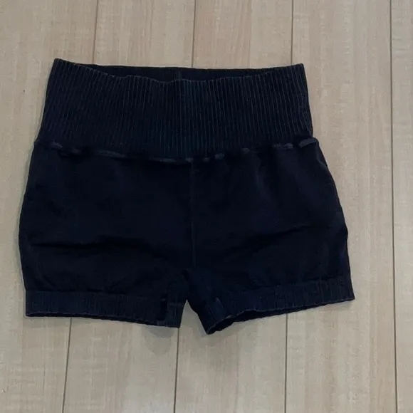 🖤 NWOT FREE PEOPLE GOOD KARMA RUNNING  SHORTS