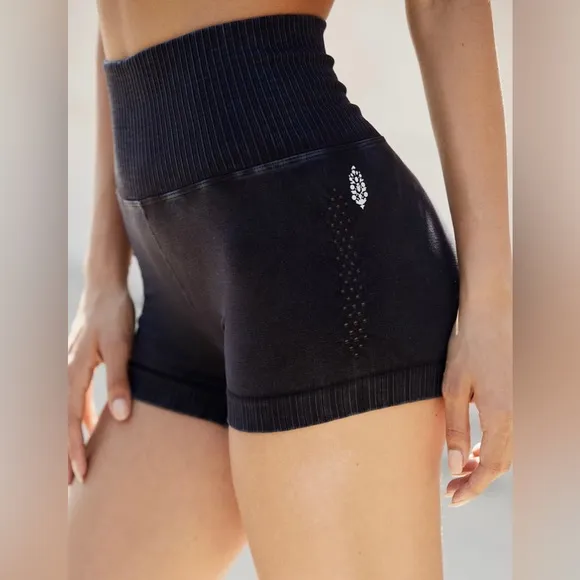 🖤 NWOT FREE PEOPLE GOOD KARMA RUNNING  SHORTS