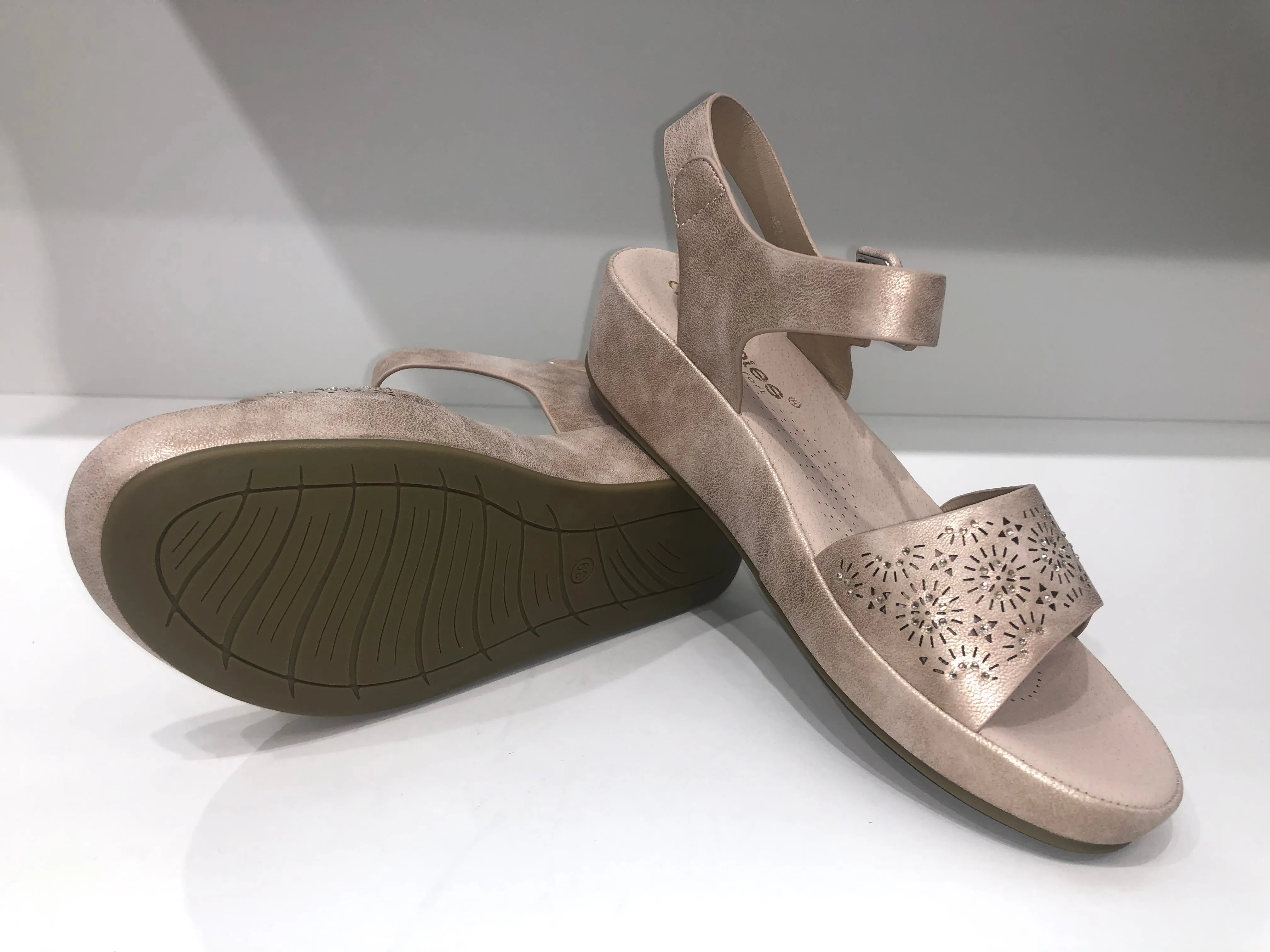 ABZ26749 PLATINUM GOLDEN