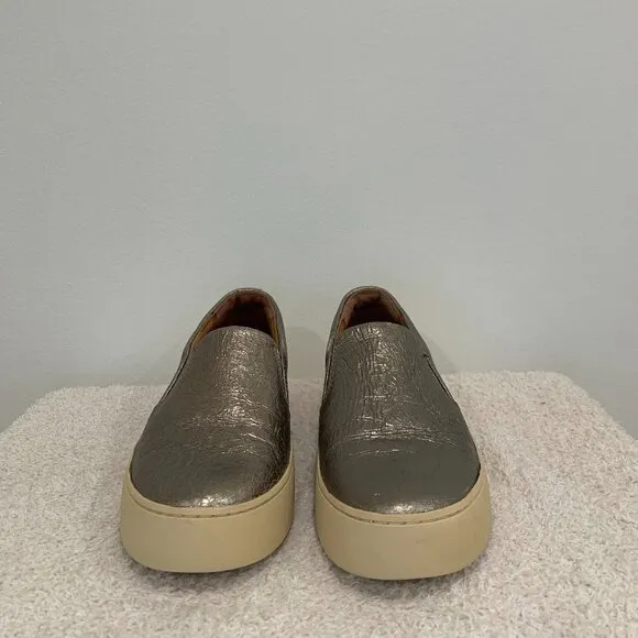 FRYE Ivy Scalloped Slip On Sneakers | Gold | Size 6M