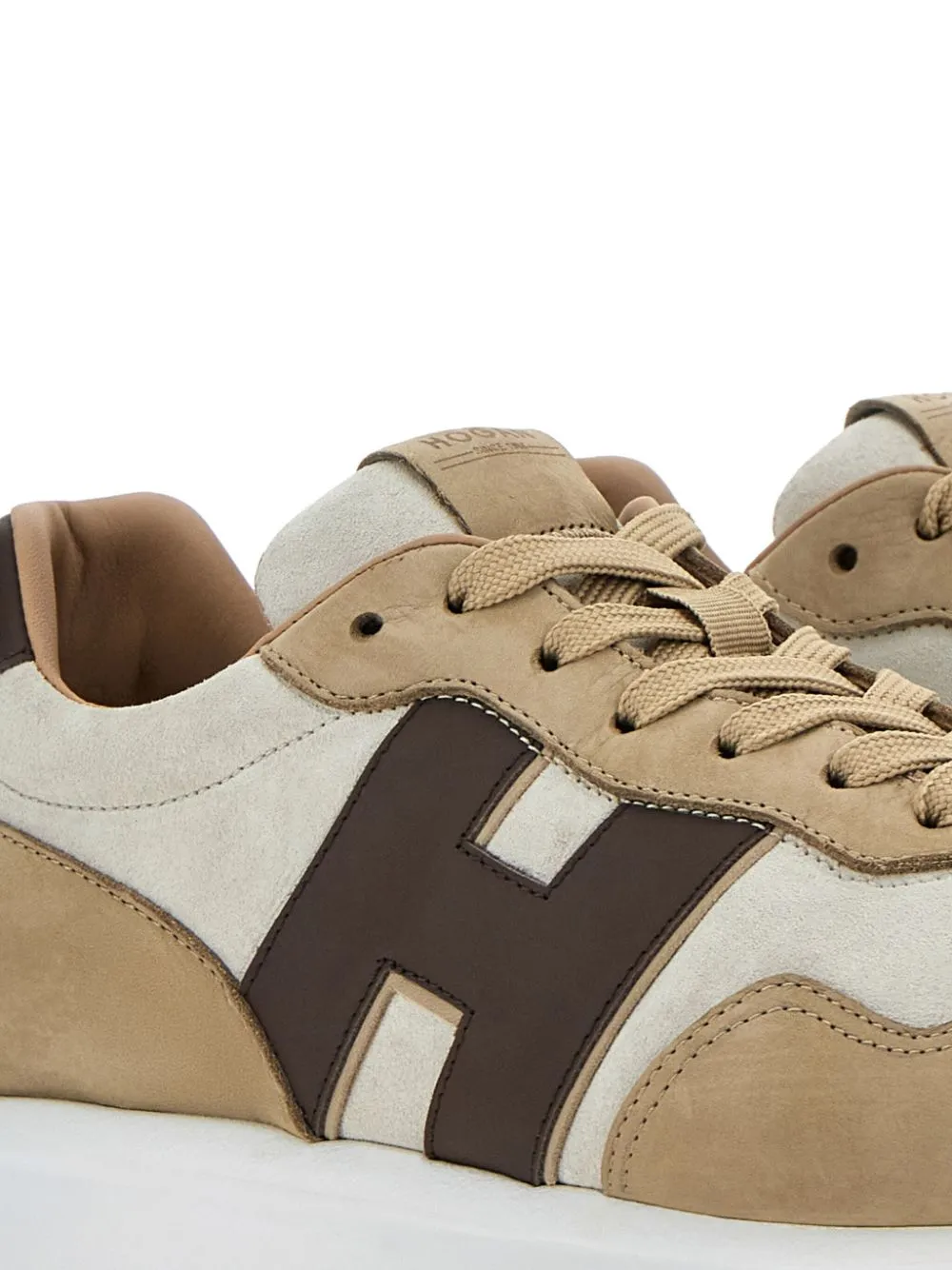 H601 leather sneakers