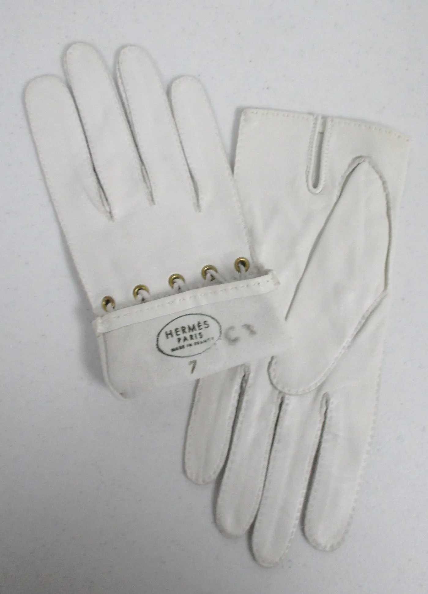 HERMES Vintage white Leather Lace Up Wrist Detail Gloves Size 7