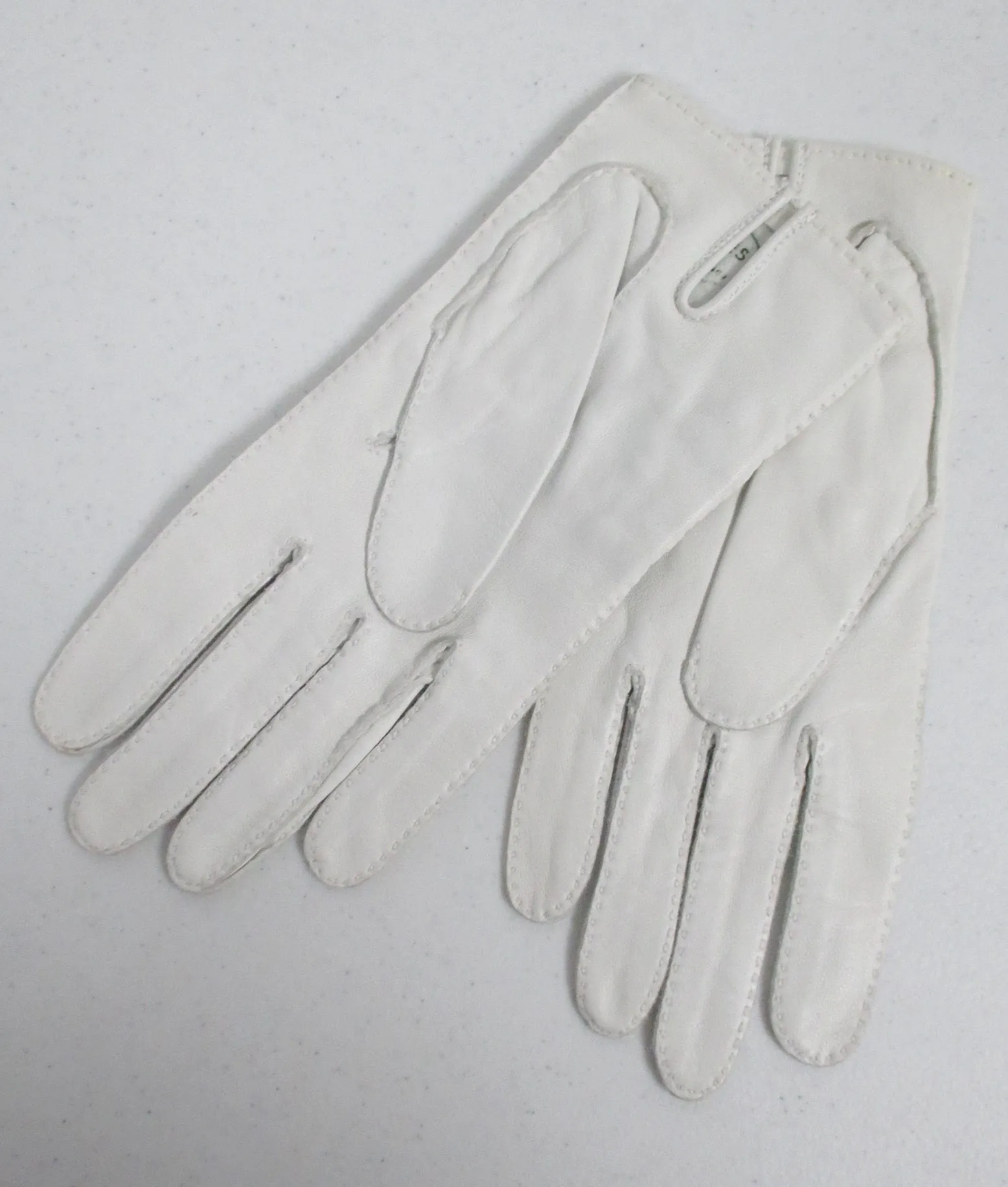 HERMES Vintage white Leather Lace Up Wrist Detail Gloves Size 7