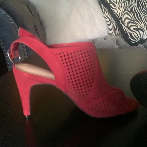 Kelly and Katie Wine cage open toe Sandal size 7.5 brand new