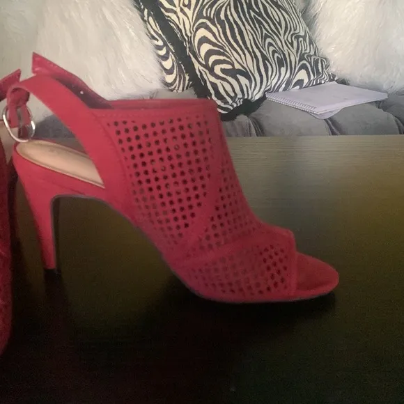 Kelly and Katie Wine cage open toe Sandal size 7.5 brand new