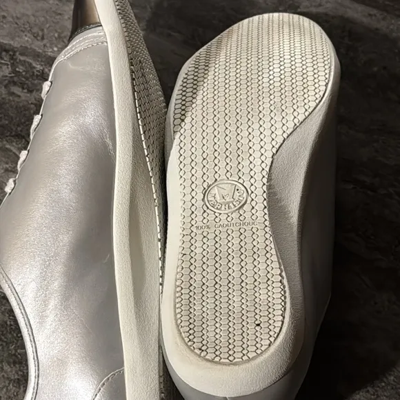MEPHISTO Ketty Cap Toe Lace up Silver Sneakers. Size US 10