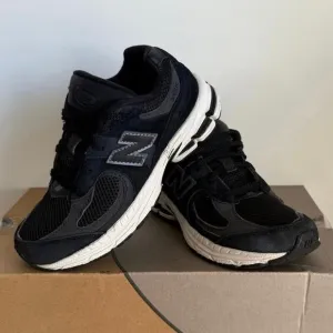 New Balance 2002 R Black/Grey Kids Sneakers - SZ 1 Y