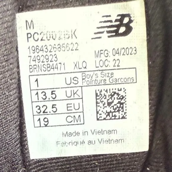 New Balance 2002 R Black/Grey Kids Sneakers - SZ 1 Y