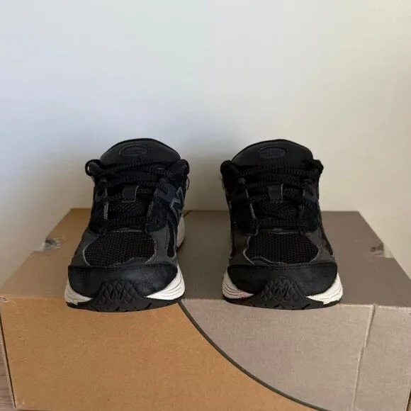 New Balance 2002 R Black/Grey Kids Sneakers - SZ 1 Y