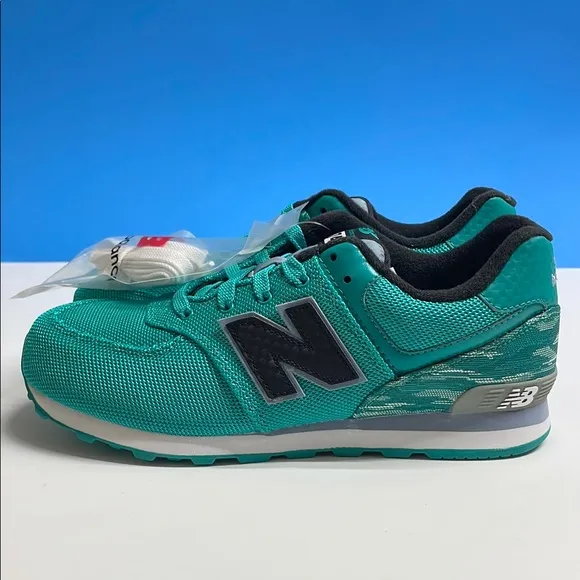New Balance Kids' Teal Sneakers size 5.5