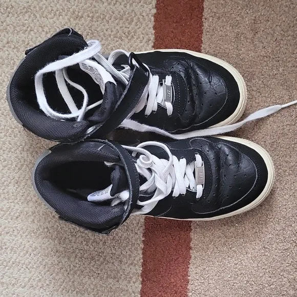 Nike Air force ones size 4y AF1hightop Sneakers