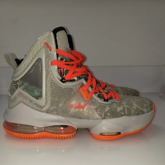 Nike Lebron XIX