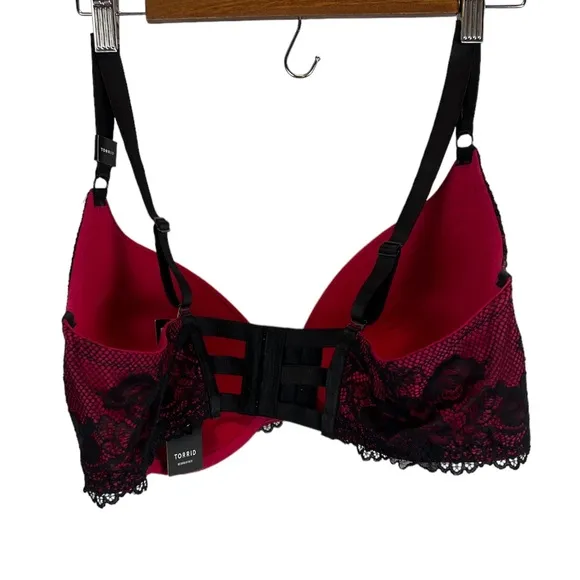 Torrid NEW Push-Up Plunge Strappy Back Bra In Red &amp; Black Lace Trim Size 42DDD