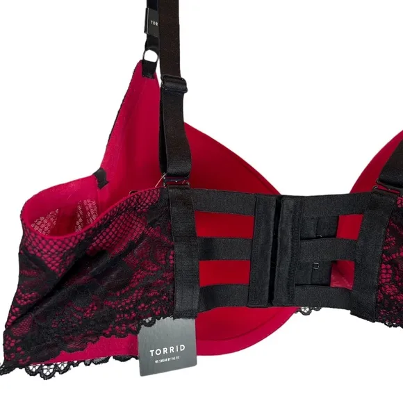 Torrid NEW Push-Up Plunge Strappy Back Bra In Red &amp; Black Lace Trim Size 42DDD