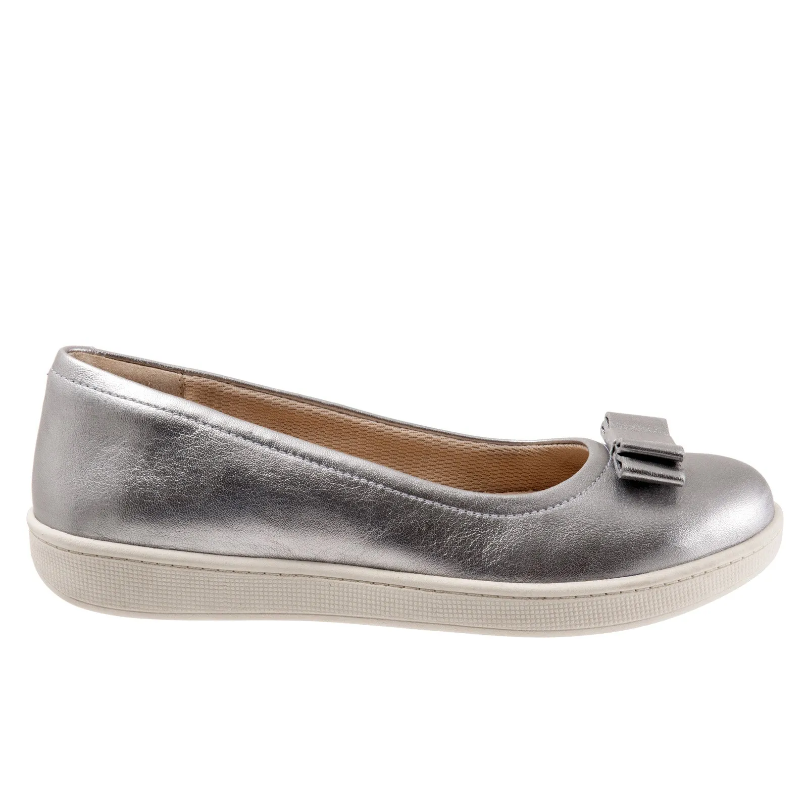 Trotters Avery T2202-044 Womens Silver Leather Slip On Ballet Flats Shoes