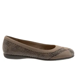 Trotters Sharp T1866-104 Womens Brown Narrow Leather Ballet Flats Shoes